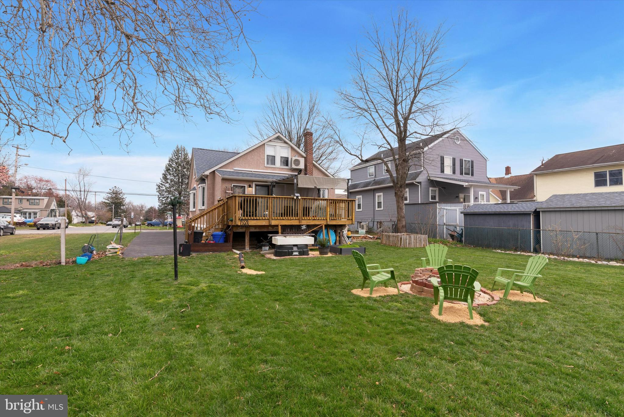 122 Riverside Ave
