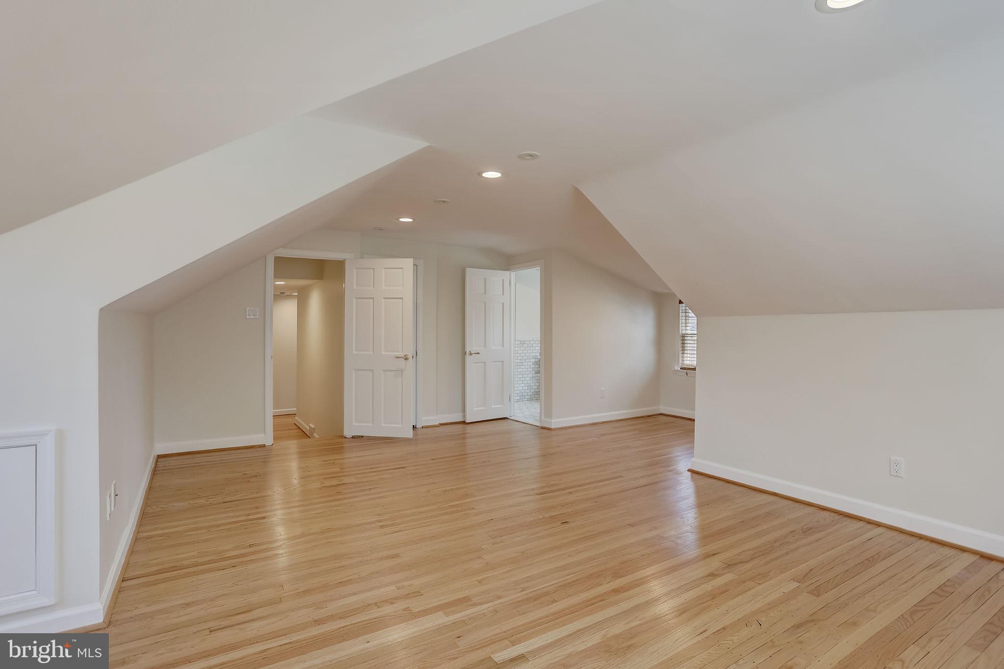 628 Paddock Rd