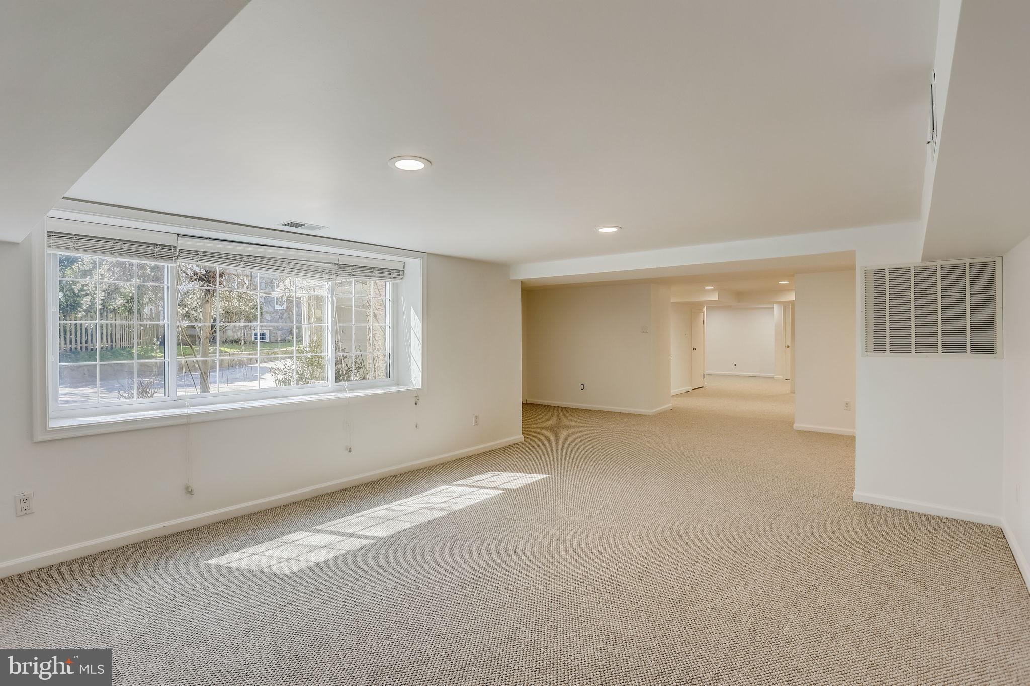 628 Paddock Rd