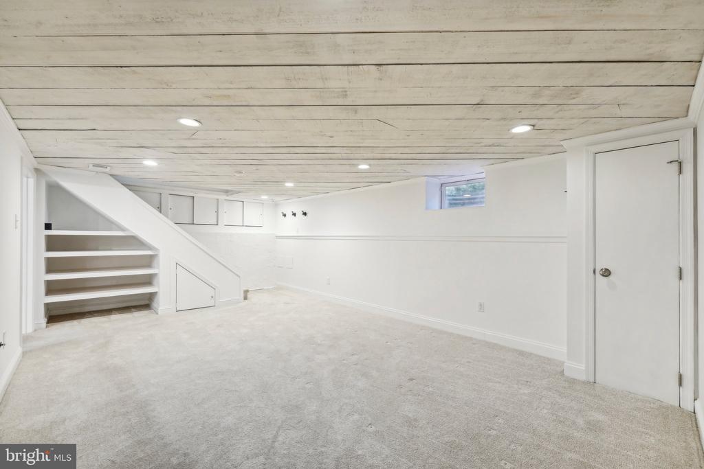 709 Eagle Rd