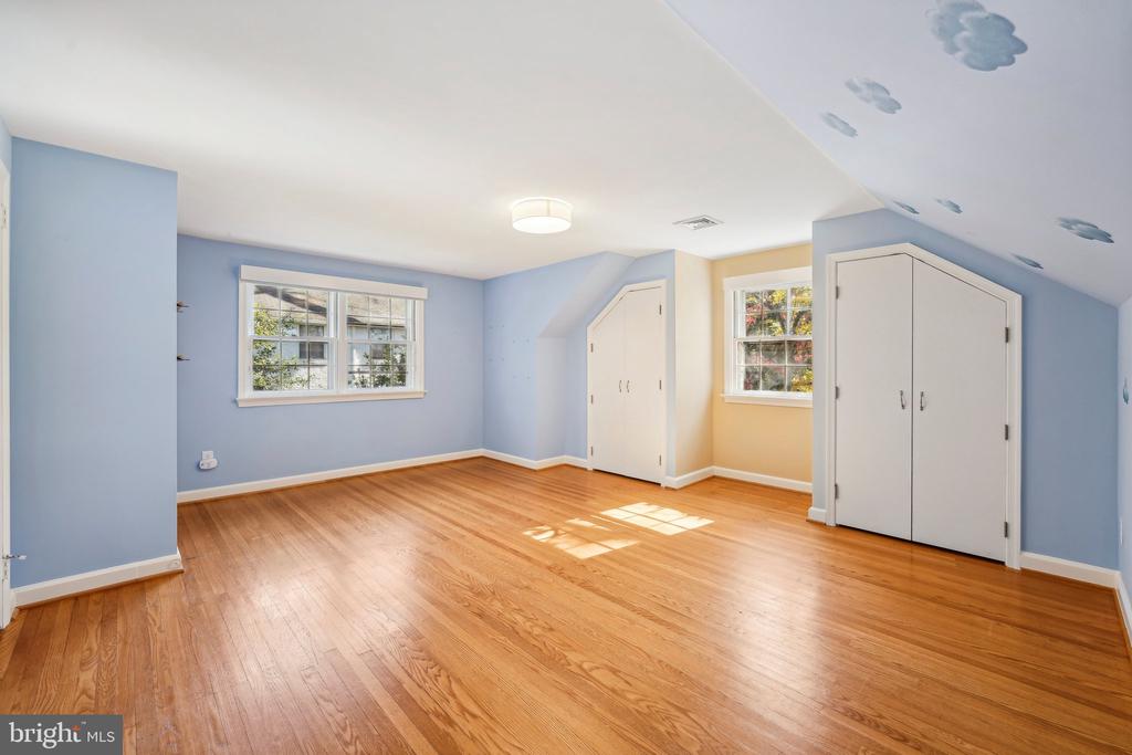 709 Eagle Rd