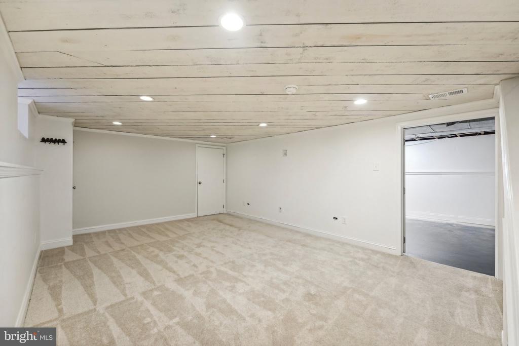 709 Eagle Rd