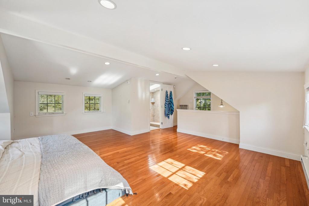 709 Eagle Rd