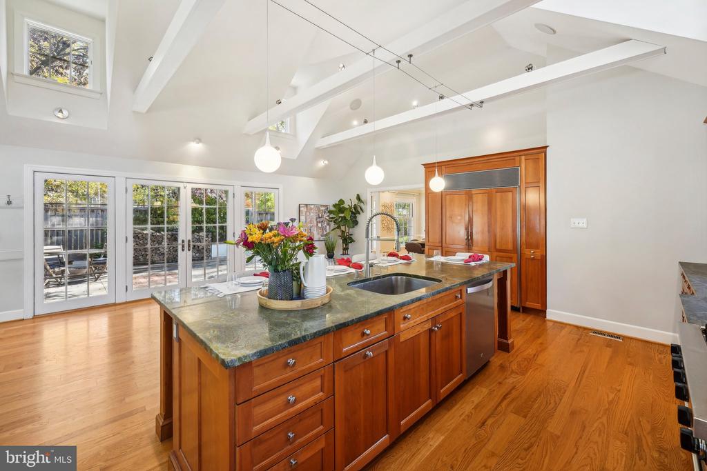 709 Eagle Rd
