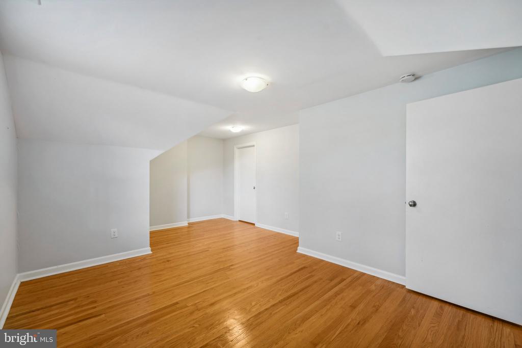 709 Eagle Rd