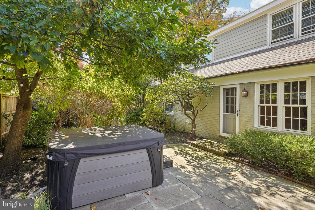 709 Eagle Rd