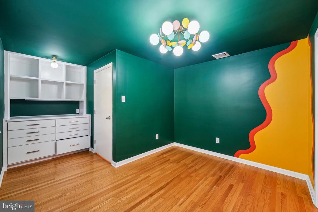 709 Eagle Rd
