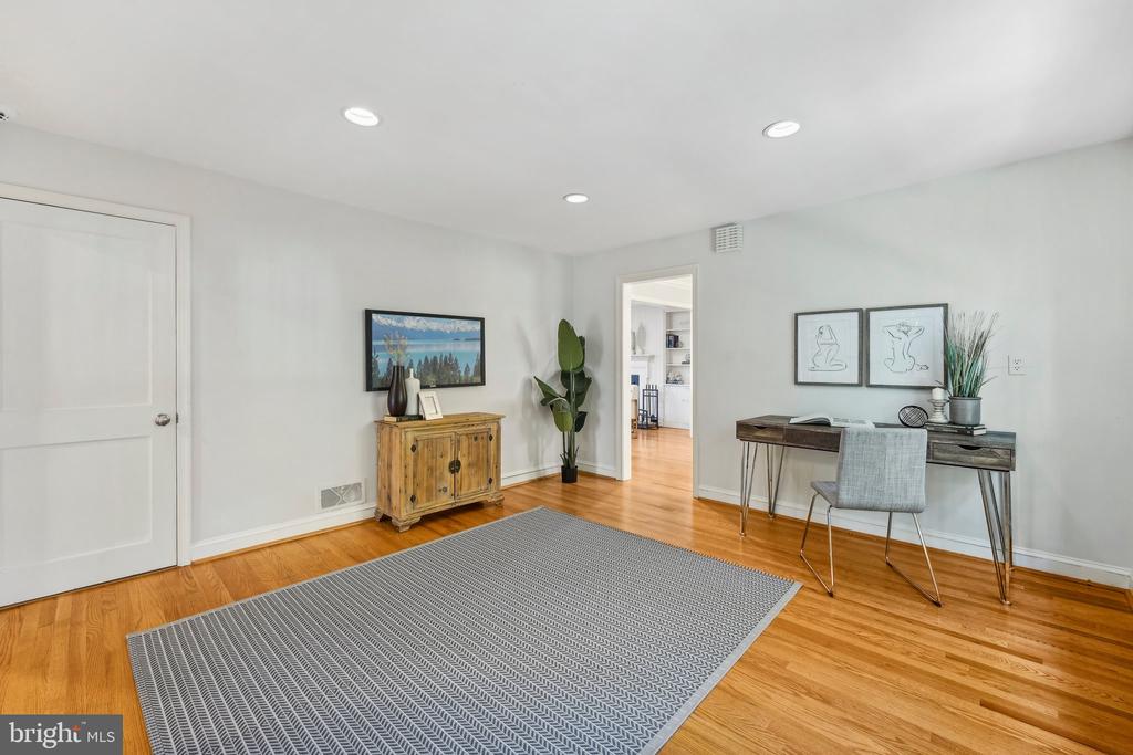 709 Eagle Rd