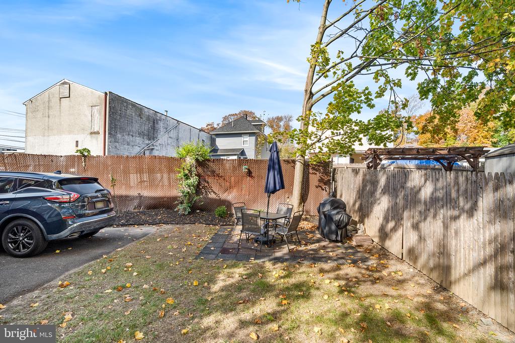2645 Mount Carmel Ave