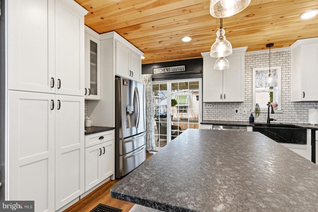86 GREENFIELD AVENUE