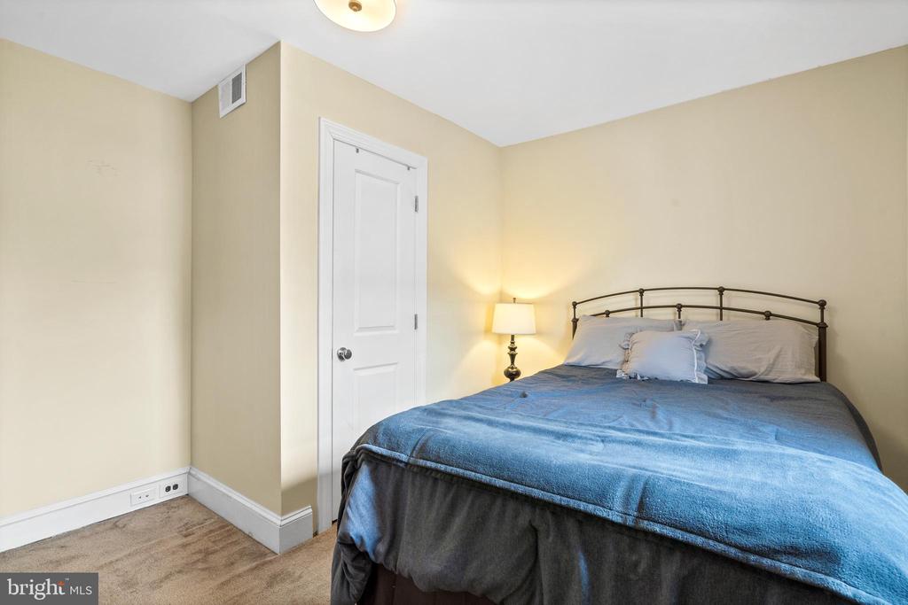 86 GREENFIELD AVENUE