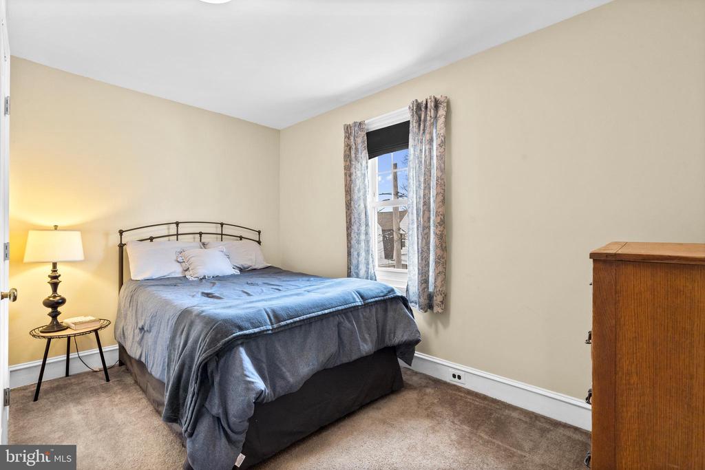 86 GREENFIELD AVENUE