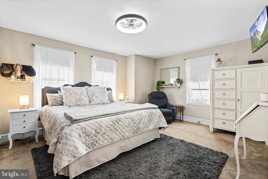 86 GREENFIELD AVENUE