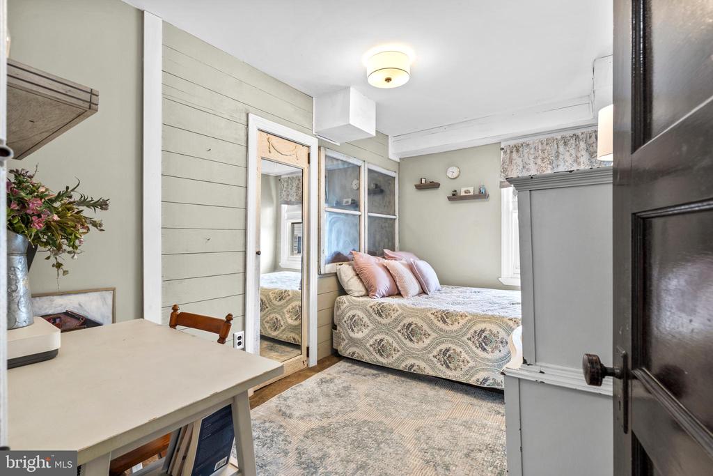 86 GREENFIELD AVENUE
