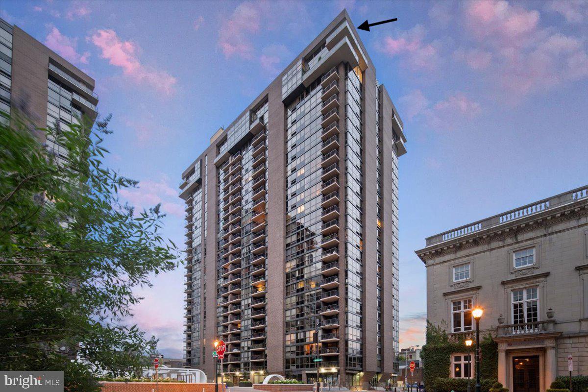 241 S 6th St #Ph2505/2406