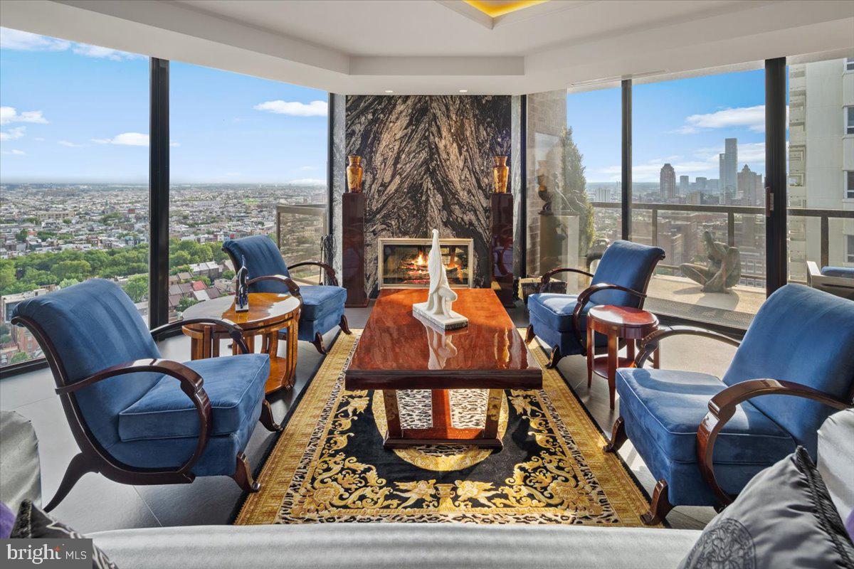 241 S 6th St #Ph2505/2406