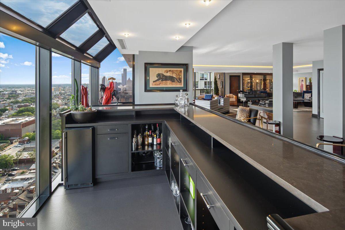 241 S 6th St #Ph2505/2406