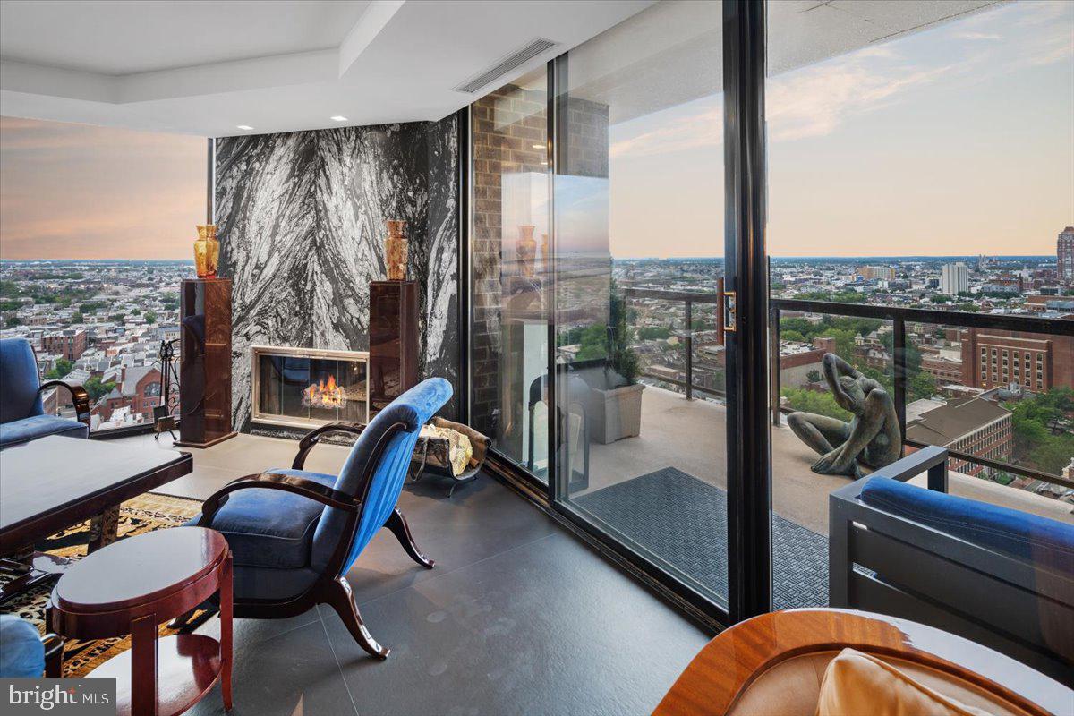 241 S 6th St #Ph2505/2406