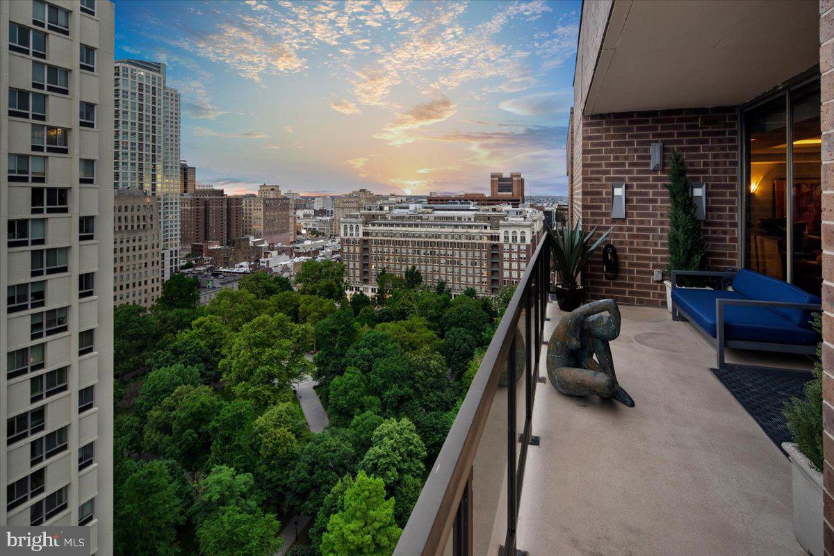 241 S 6th St #Ph2505/2406