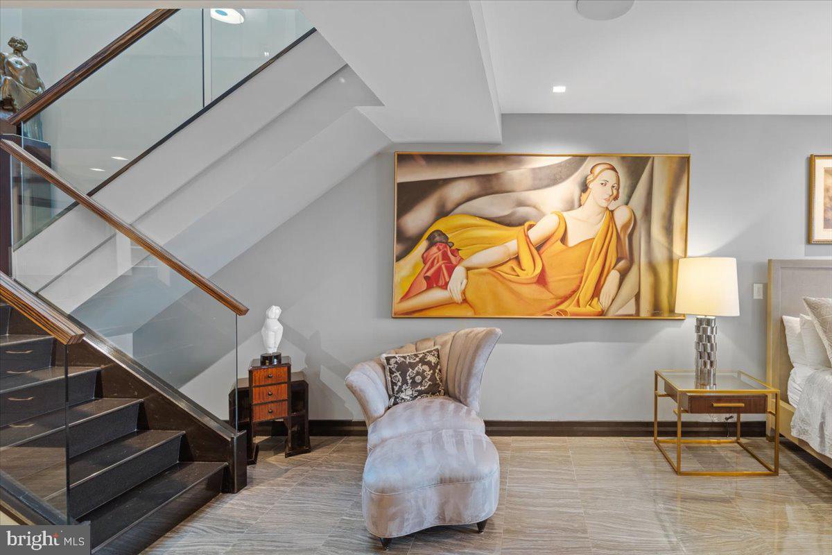 241 S 6th St #Ph2505/2406