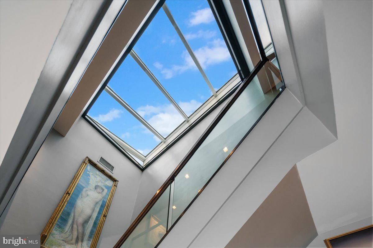 241 S 6th St #Ph2505/2406