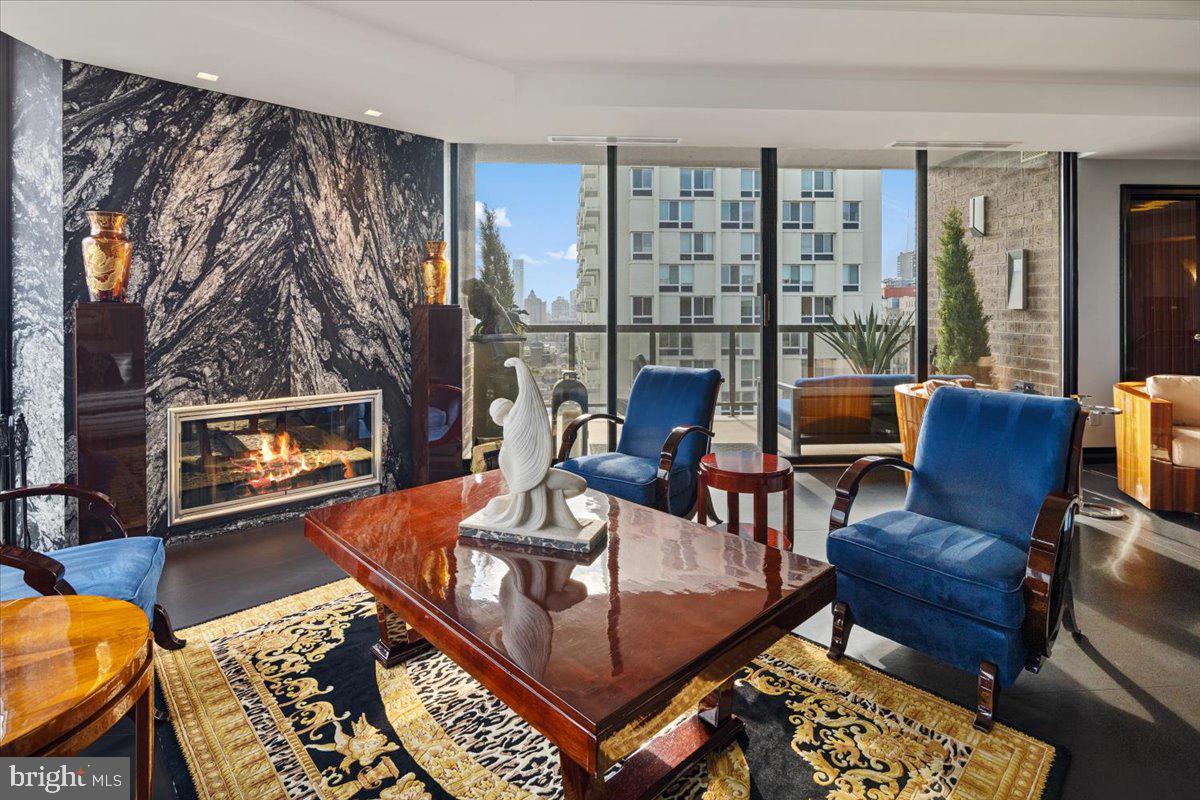 241 S 6th St #Ph2505/2406