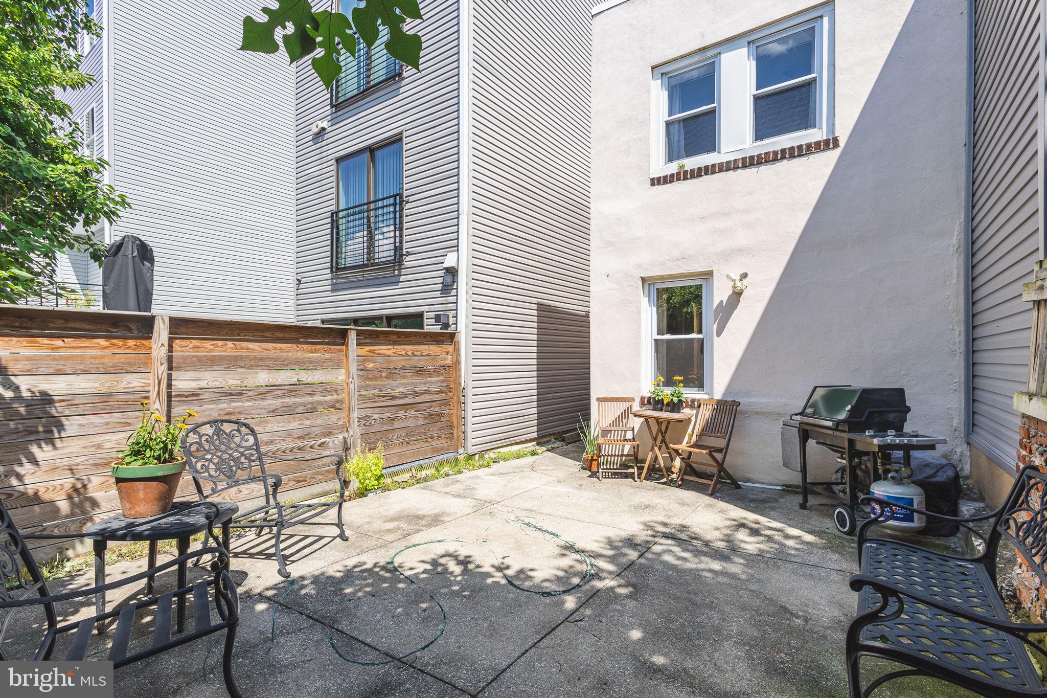1146 S Sydenham St
