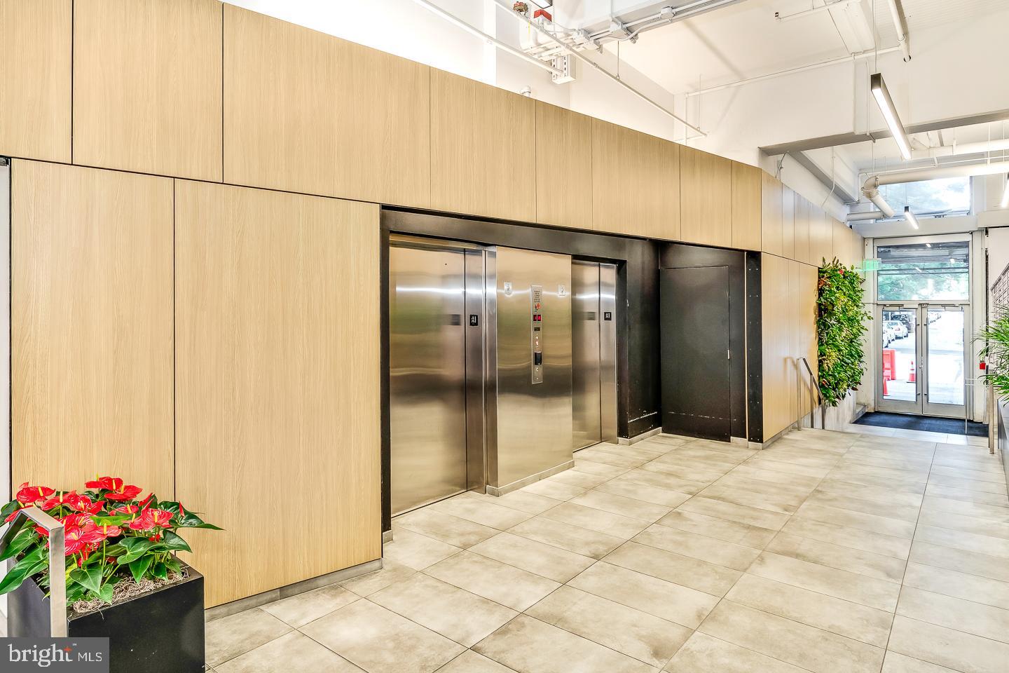 2200-28 Arch St #605