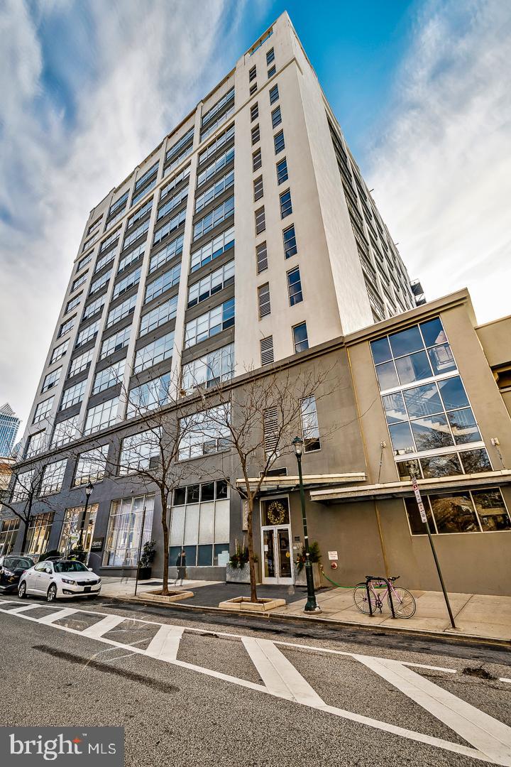 2200-28 Arch St #605