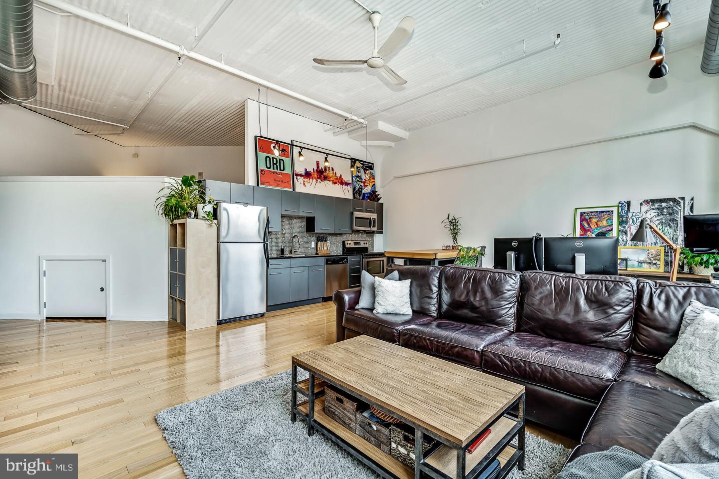 2200-28 Arch St #605