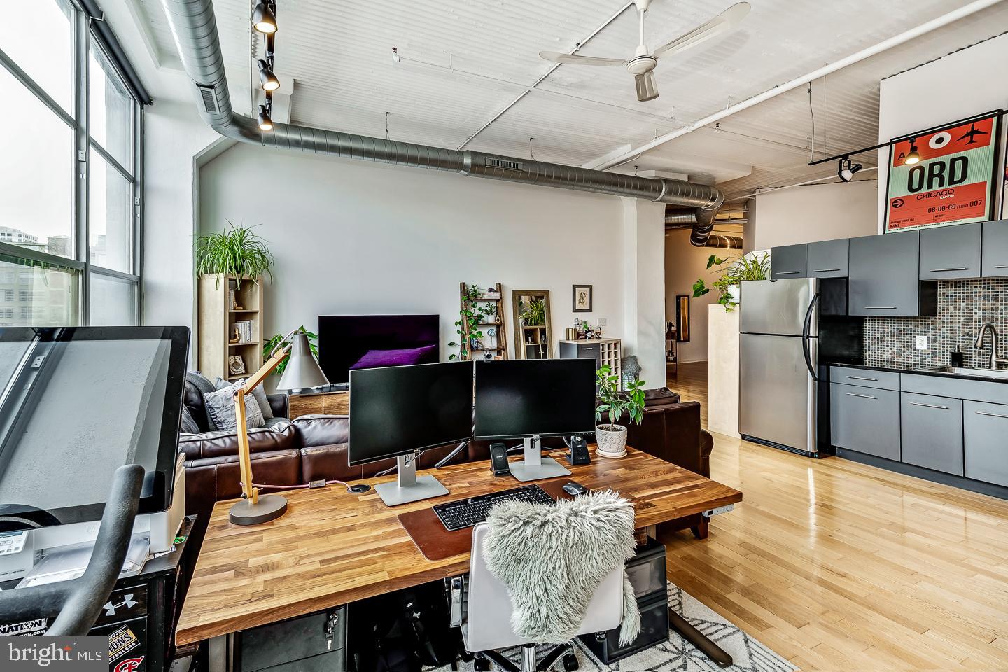 2200-28 Arch St #605