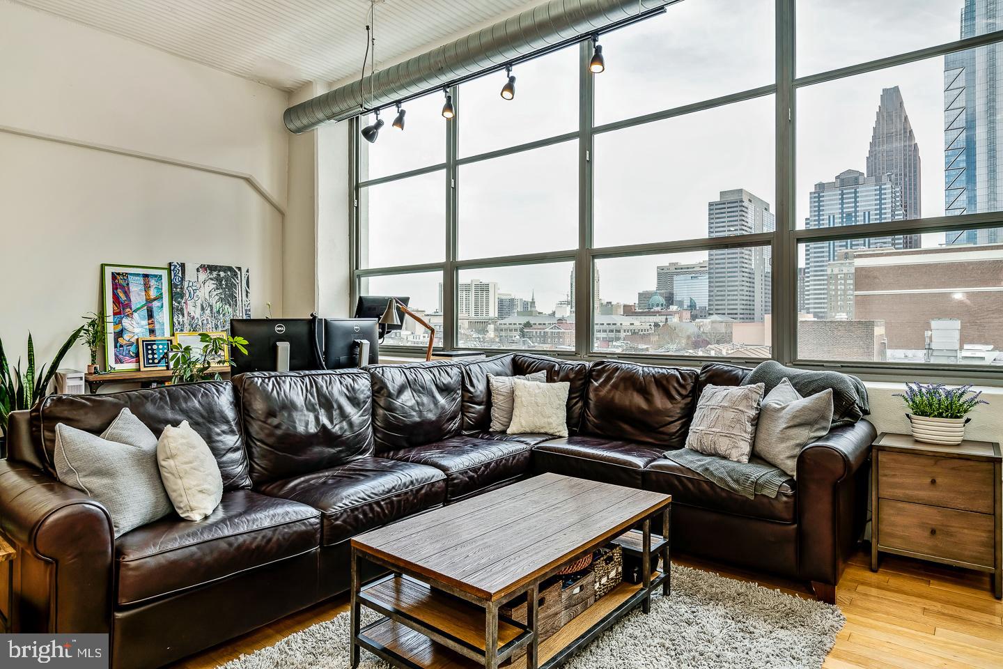 2200-28 Arch St #605