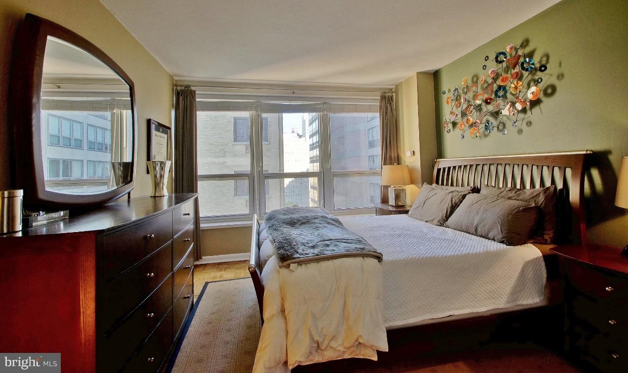 224-30 W Rittenhouse Sq #2016