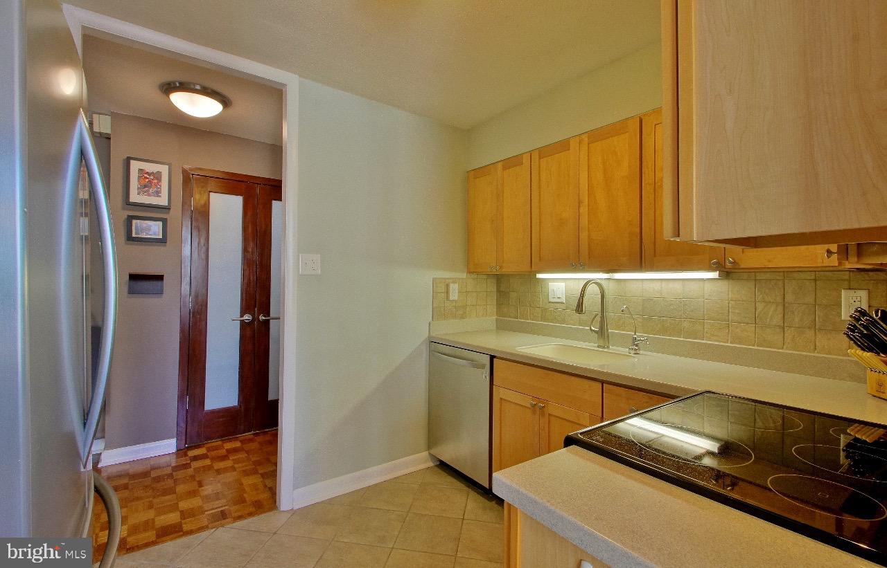 224-30 W Rittenhouse Sq #2016