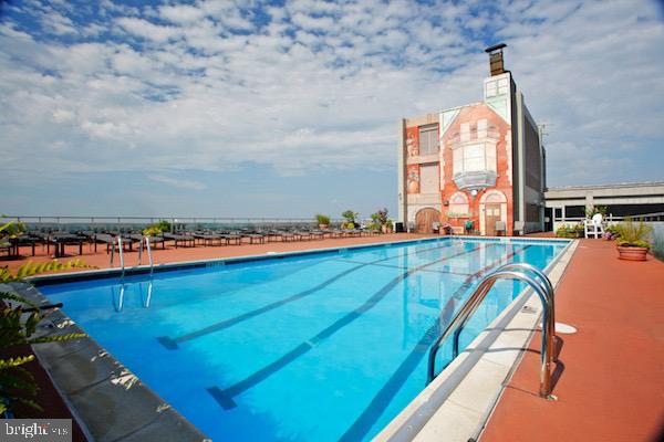 224-30 W Rittenhouse Sq #2016