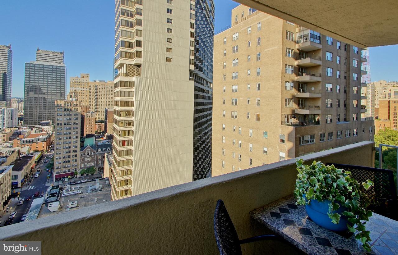 224-30 W Rittenhouse Sq #2016