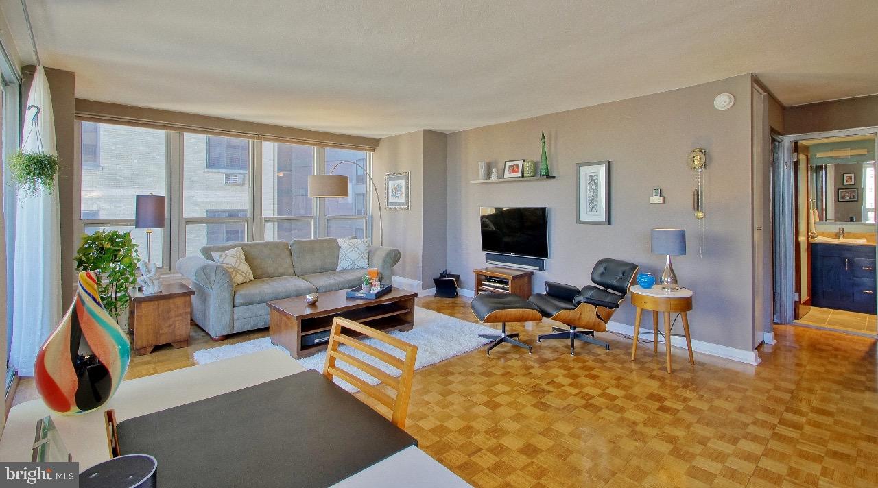 224-30 W Rittenhouse Sq #2016