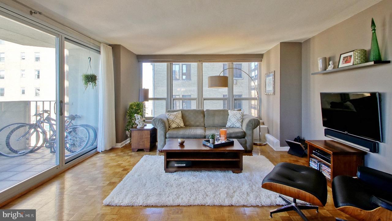 224-30 W Rittenhouse Sq #2016