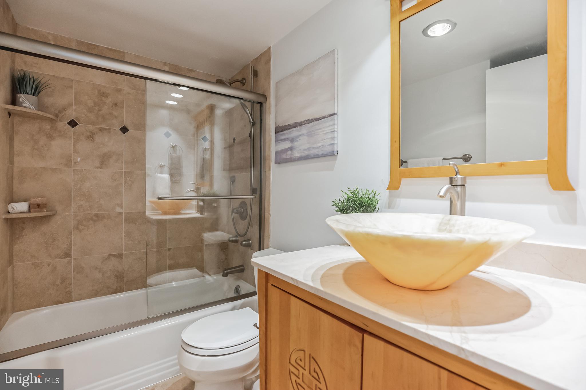 224-30 W Rittenhouse Sq #1805