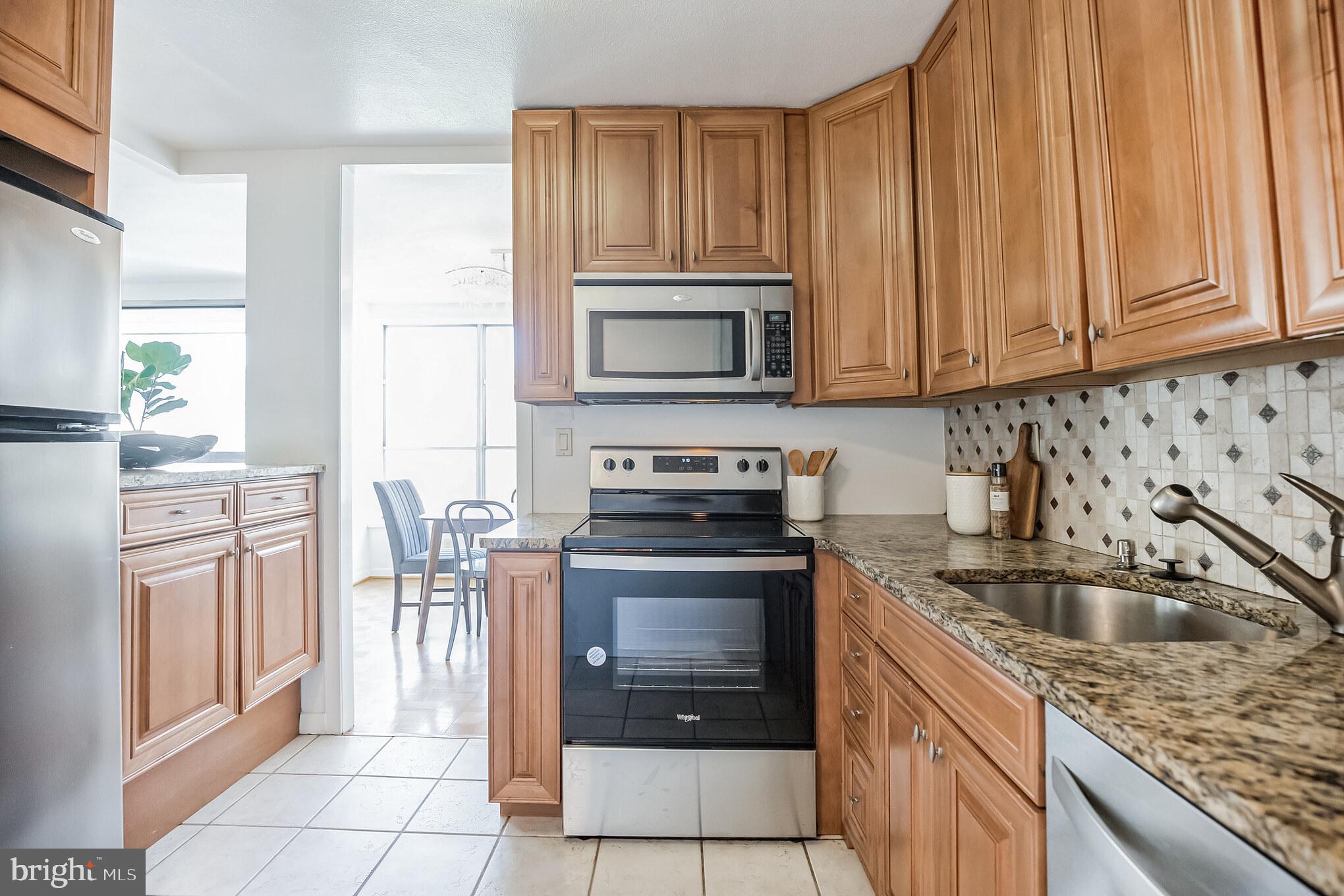 224-30 W Rittenhouse Sq #1805