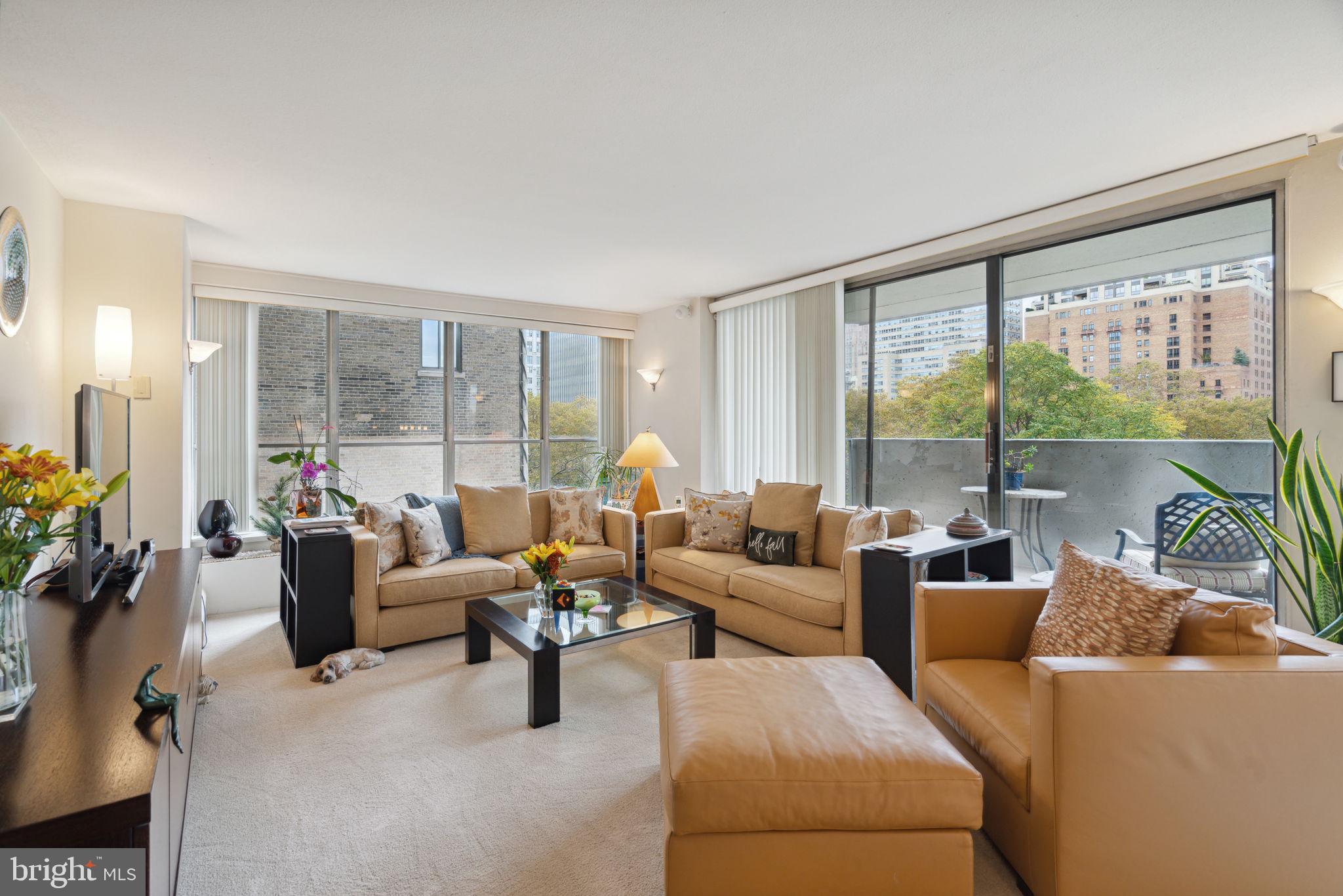 224-30 W Rittenhouse Sq #705
