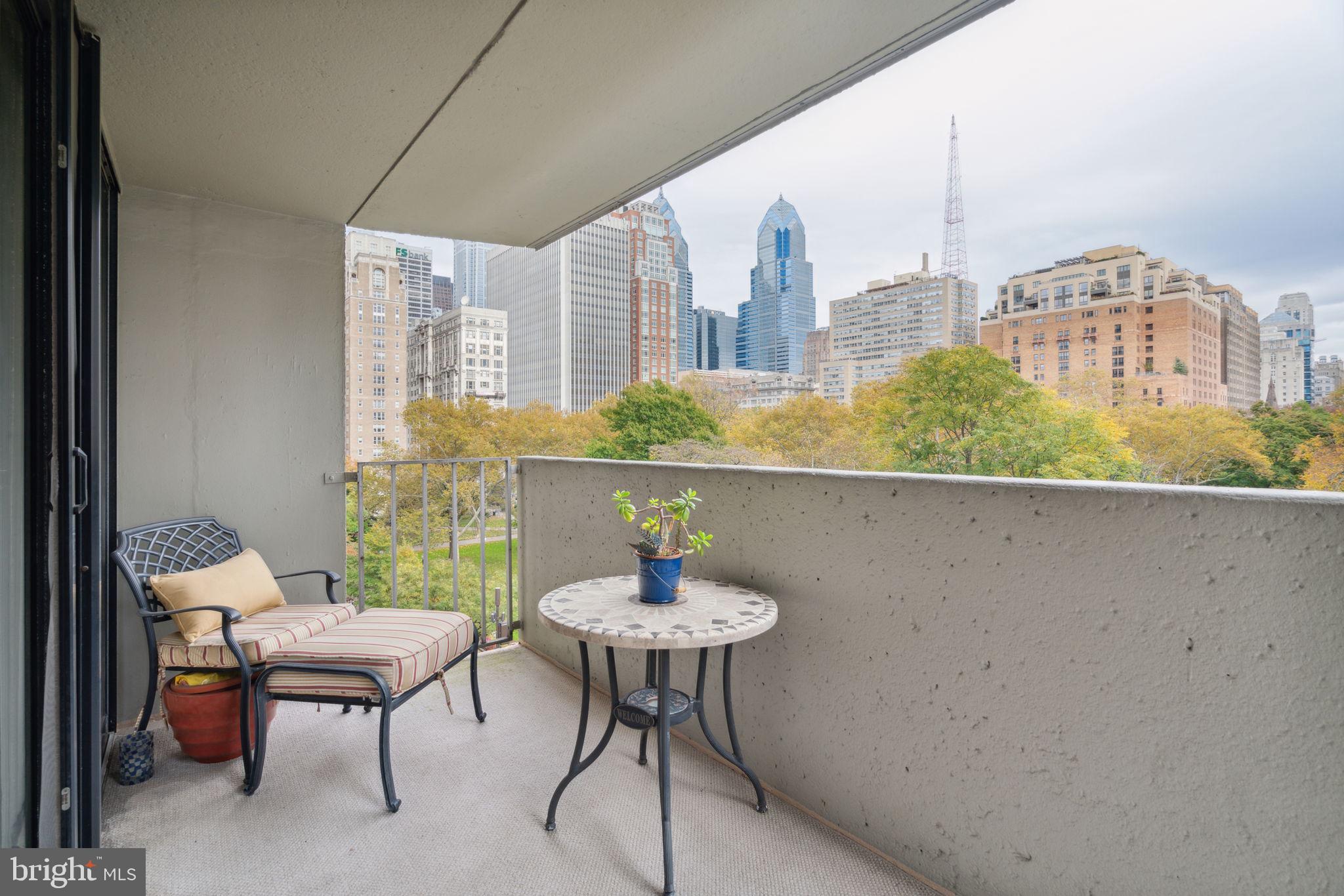 224-30 W Rittenhouse Sq #705