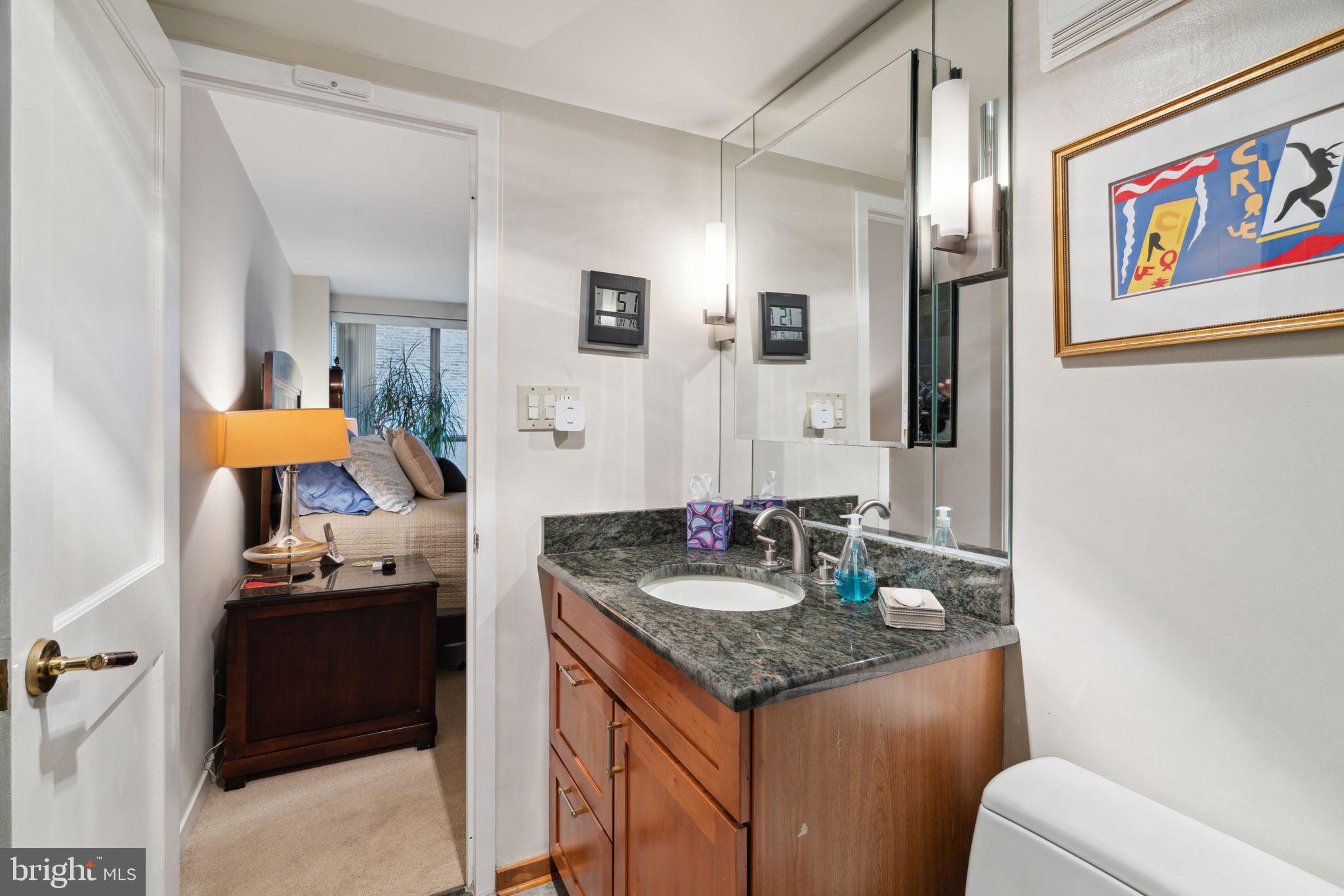 224-30 W Rittenhouse Sq #705