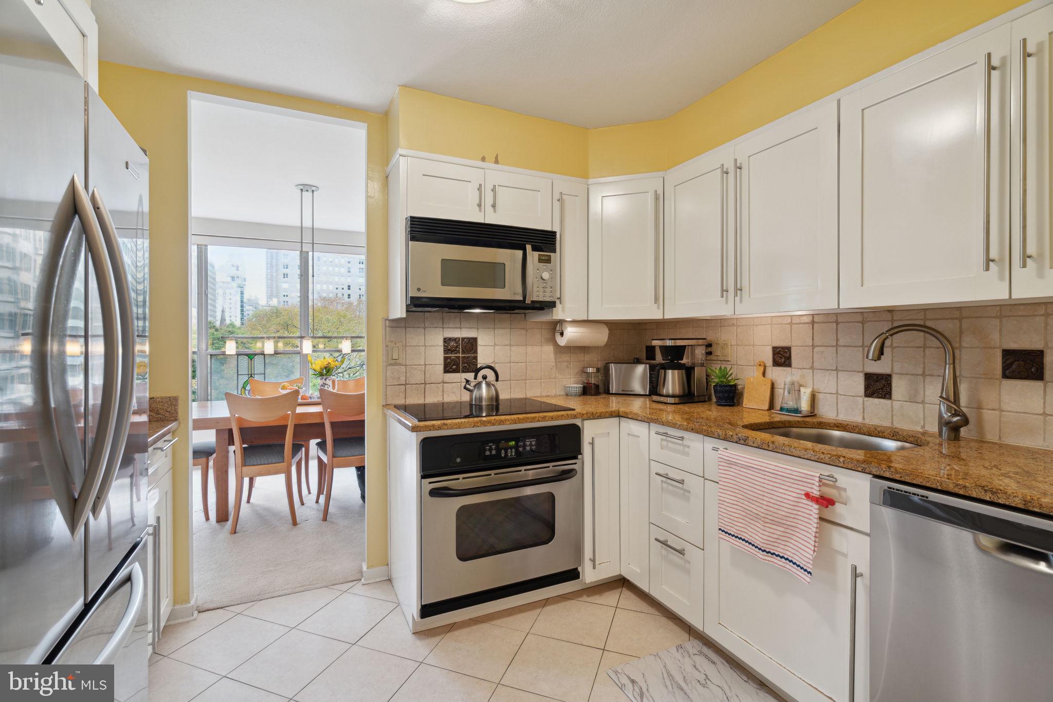 224-30 W Rittenhouse Sq #705