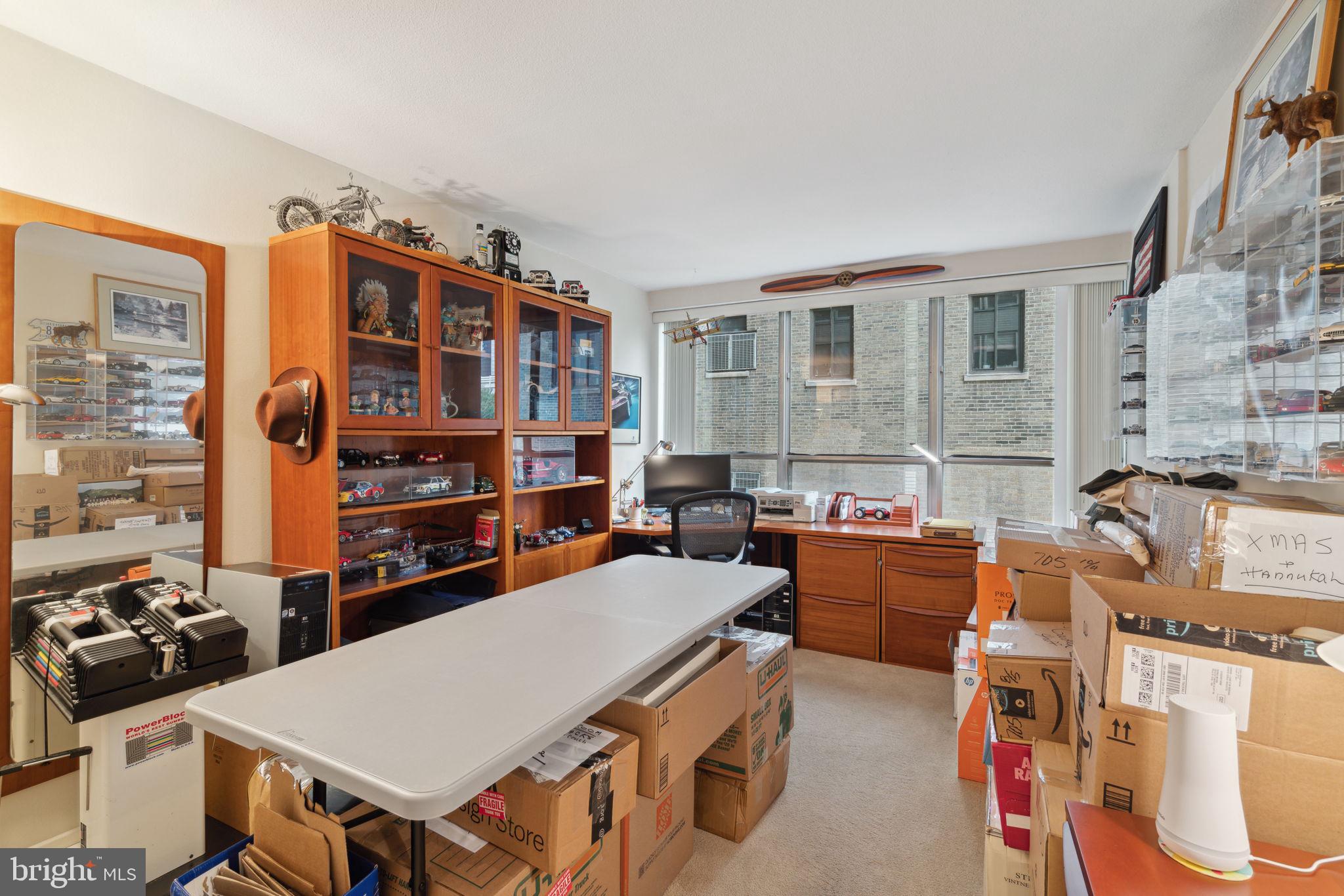224-30 W Rittenhouse Sq #705