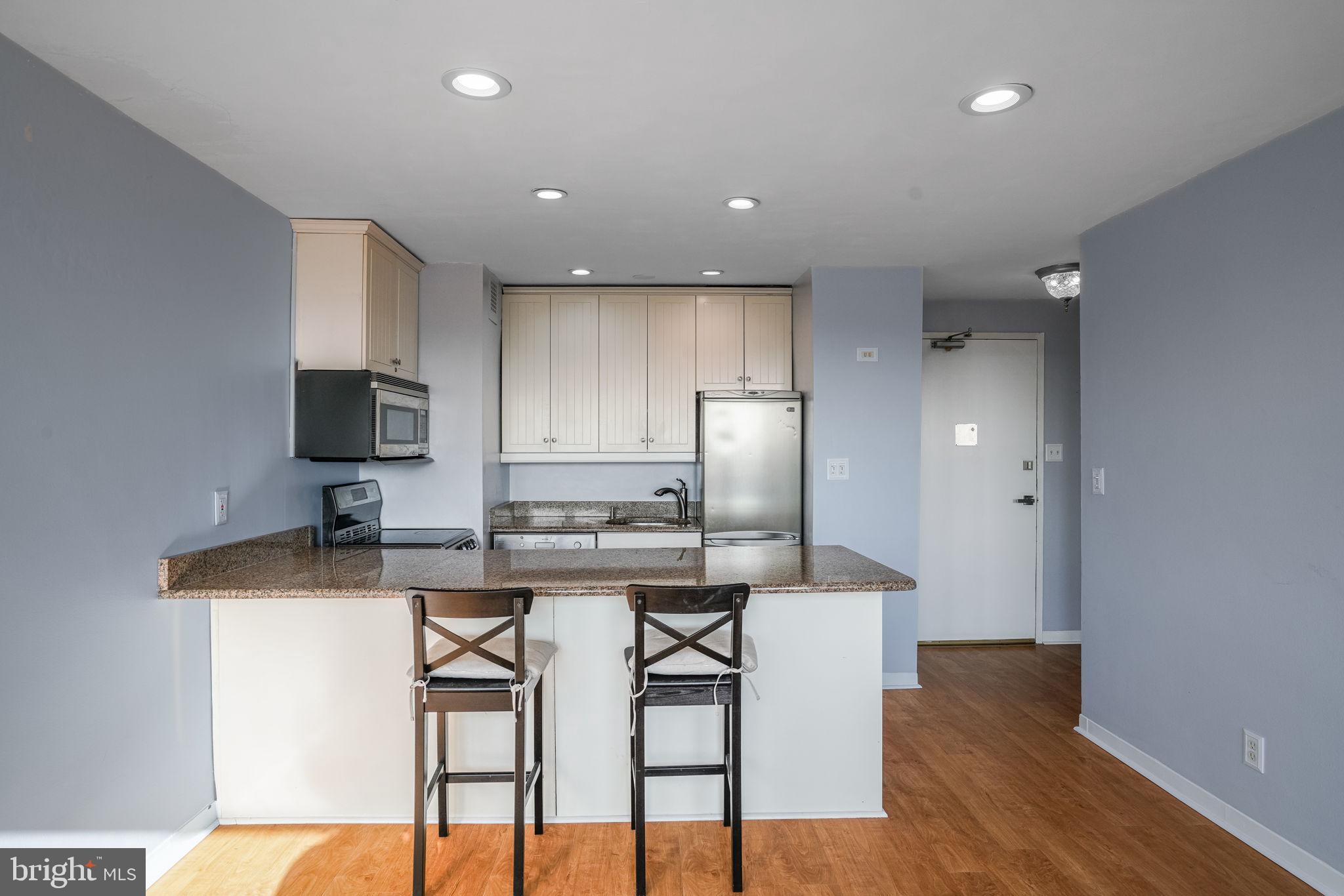 1806-18-18 Rittenhouse Sq #1406