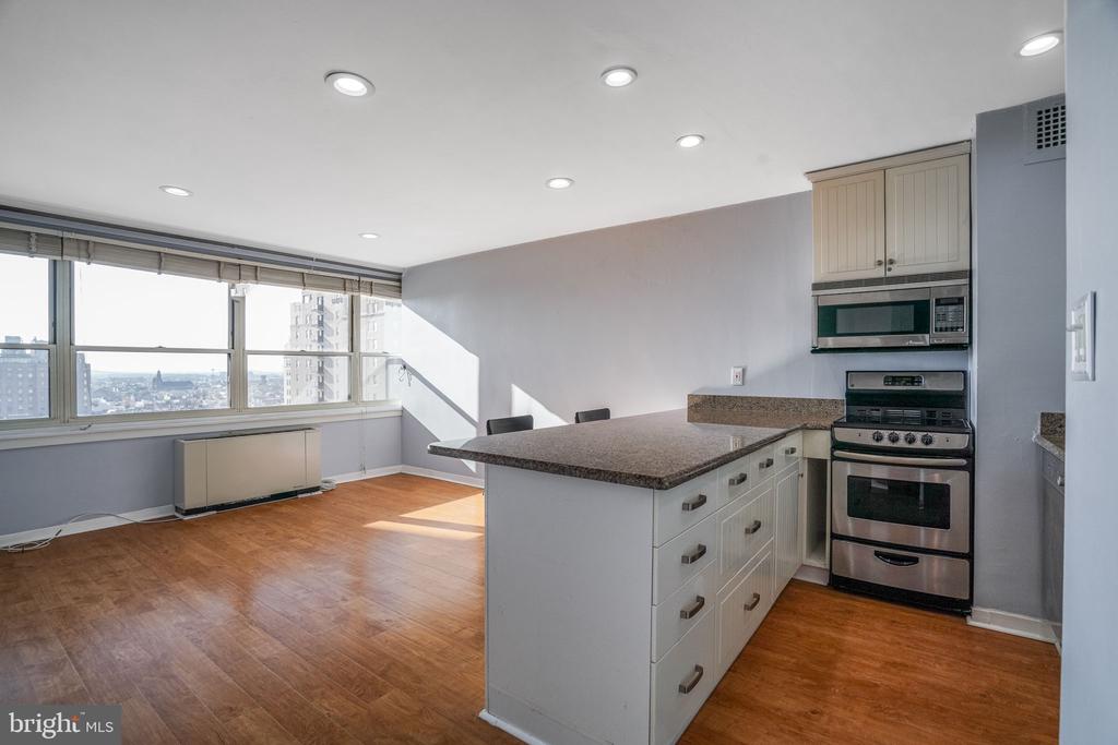 1806-18-18 Rittenhouse Sq #1406