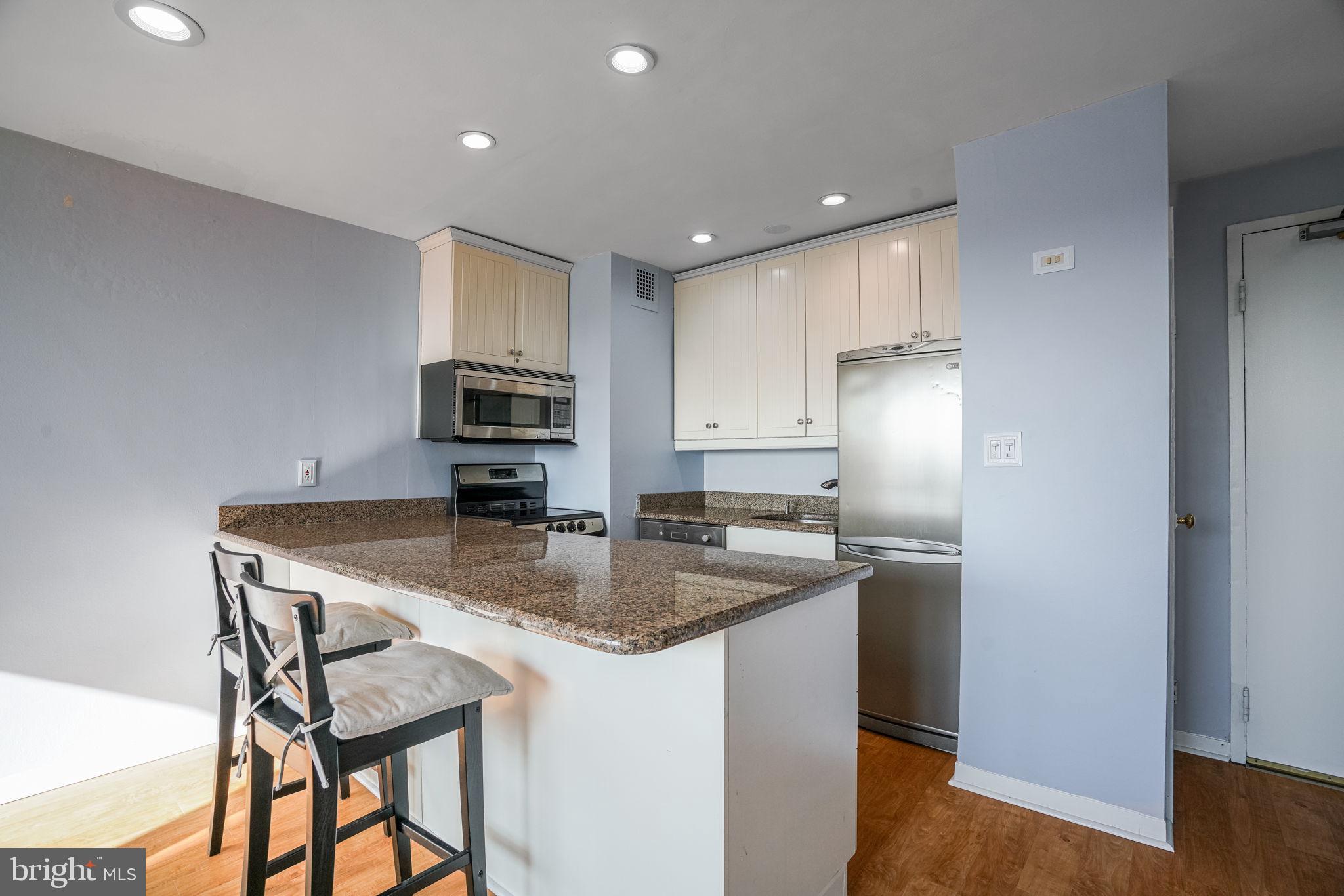 1806-18-18 Rittenhouse Sq #1406