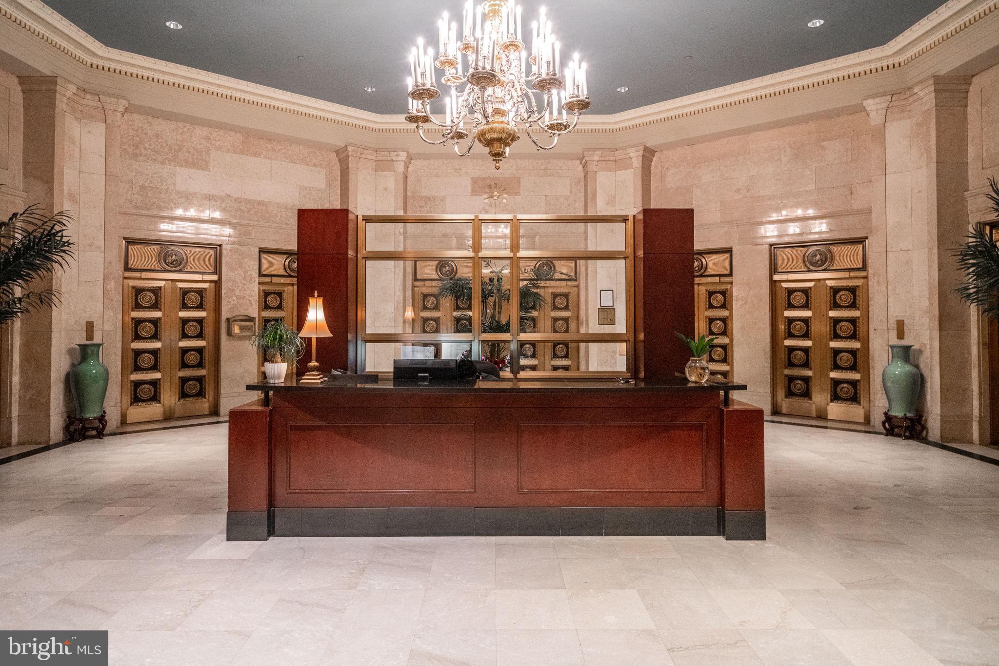 1600-18 Arch St #605