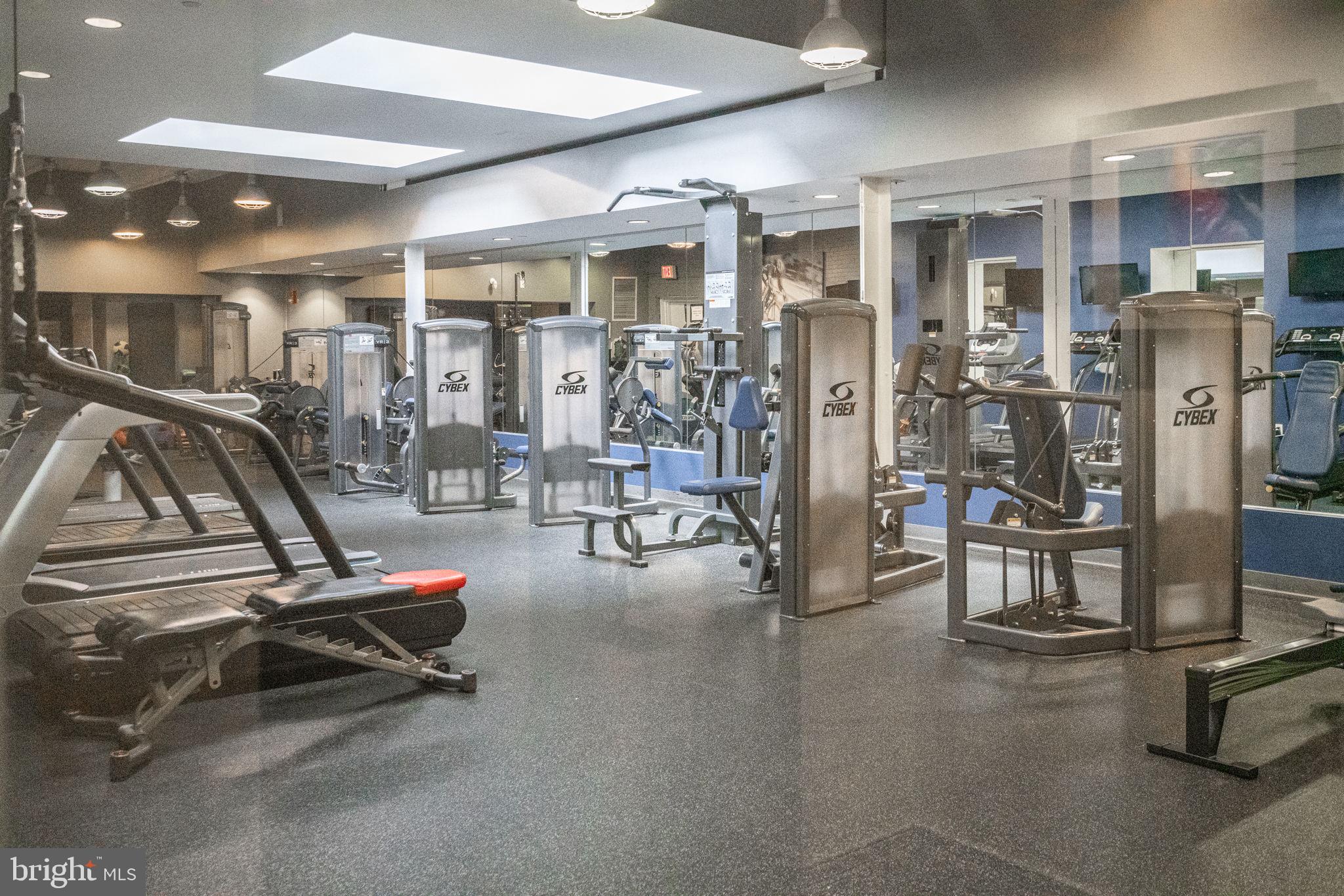 1600-18 Arch St #605